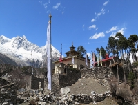 Trekking to Manaslu